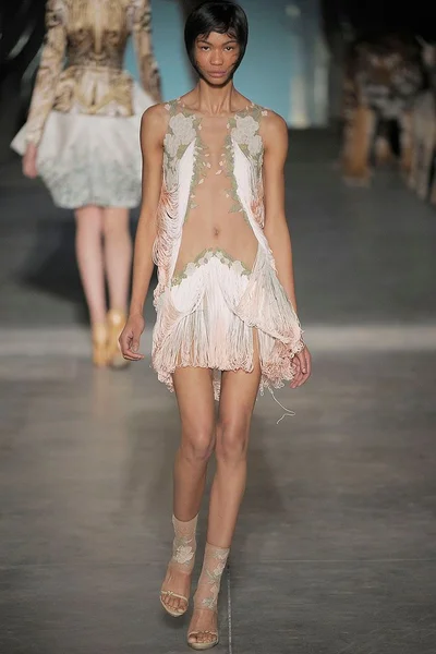 Look 14